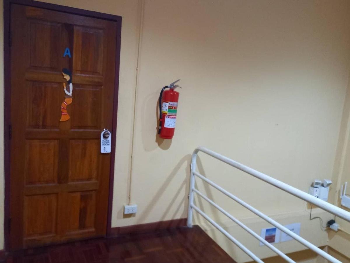 Chiangmai First House & Tour Hostel Chiang Mai Exterior photo